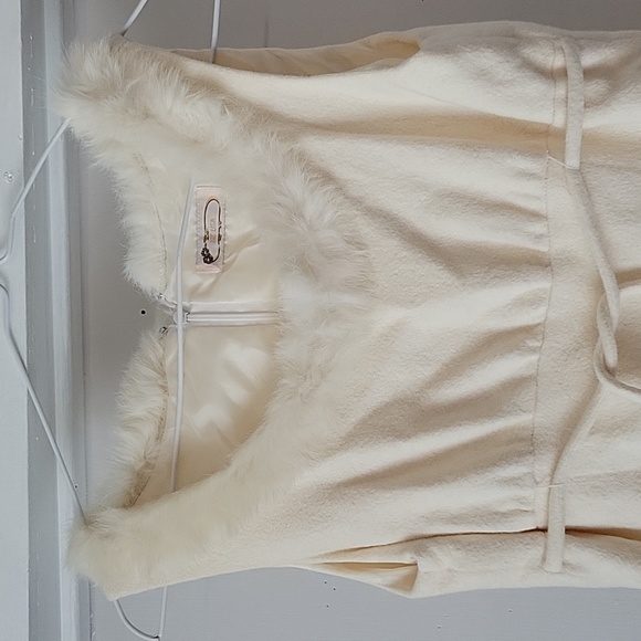 Liz Lisa Littles Girls Sz. 9 Dress White Soft Lined Holiday Formal Winter Cream - Picture 3 of 8